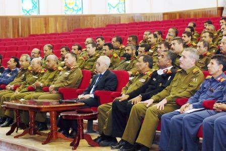 رئيس الجمهورية يلقي محاضرته أمام منتسبي الأكاديمية العسكرية العليا أمس